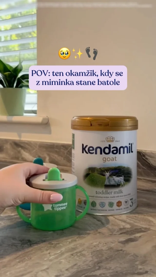 Víme, že je to klišé, ale ten čas fakt neskutečně letí… A nic tě popravdě nepřipraví na ten moment, kdy najednou miminkovské lahvičky už nejsou potřeba. 🥹

Procházíš si zrovna tímhle milníkem? Posíláme velké objetí! 🫂💜

Pokud chceš svému batoleti přechod co nejvíce usnadnit, mrkni na naši řadu batolecích mlék Kendamil 🥛 na @healthfactory_cz nebo @healthfactory_sk. 

🤱 Důležité upozornění: Kojení je nejlepší způsob výživy. Kojenecká výživa by měla být používána pouze na doporučení lékaře. Batolecí mléka mají být pouze součástí smíšené a vyvážené stravy. Způsob použití a další informace na obalech. Potravina pro zvláštní výživu.