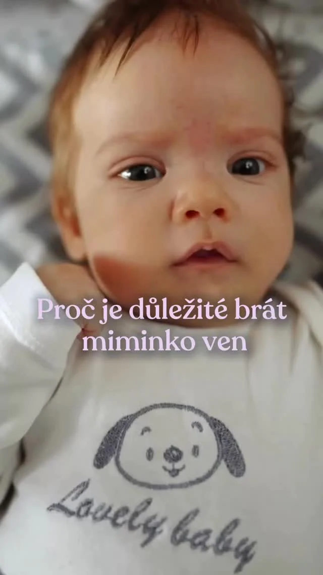 Těžko říct, kdo ten čerstvý vzduch potřebuje víc. Máme za sebou 1726 scén a to ještě není ani devět ráno... Kdo je v tom dneska s námi? 🫣👶🏼🌤️🍃
